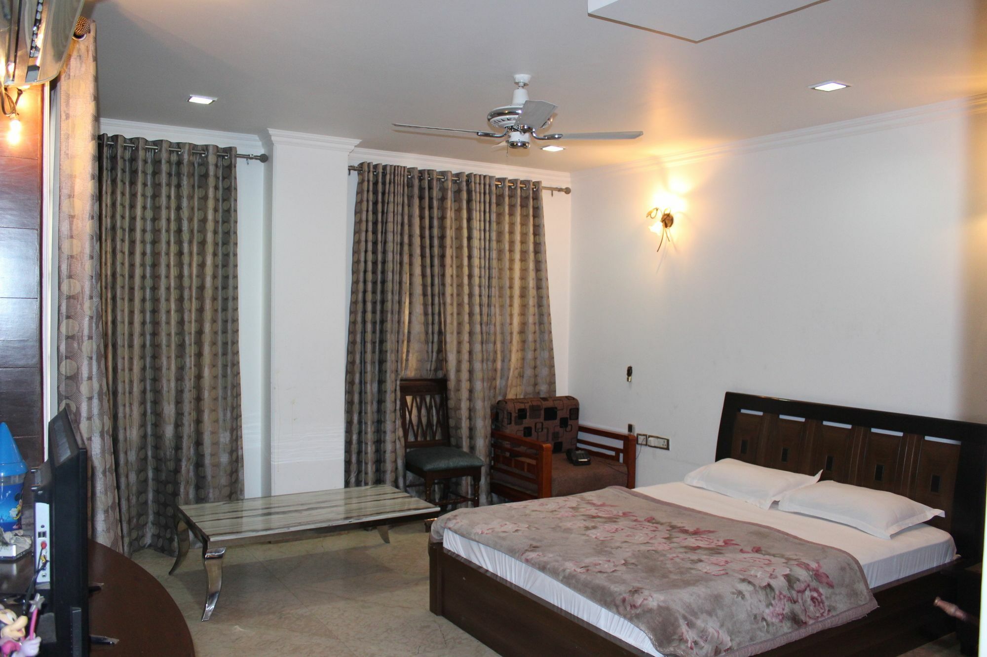 Hotel Livia Residency Νέο Δελχί Εξωτερικό φωτογραφία